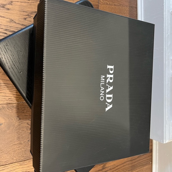 Excellent condition RARE Prada Downtown high heel sneakers. Size 38.5 - Picture 15 of 15